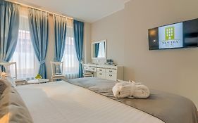New Era Hotel Old Town Bucharest Parking With Fee Nearby